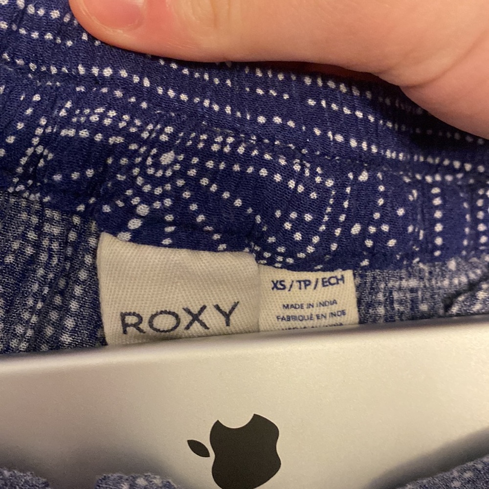 Flowy Roxy shorts!! - Picture 3 of 4